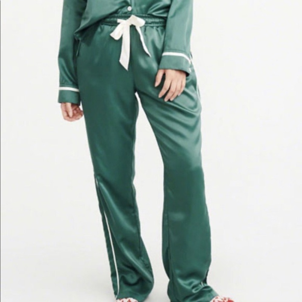 Abercrombie and Fitch Women’s Satin Pajama Bottoms With Pockets Green Ivory | S